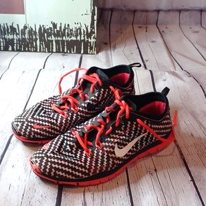 NIKE FREE 5.0 RUNNING SHOES WOMEN size 9.5 VGUC. SCUFFING ON TOES